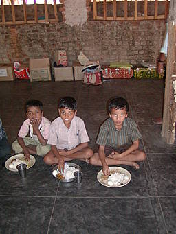 children eating